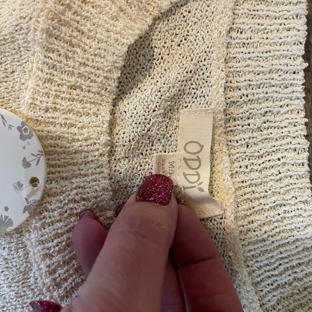 ODDY Sweater - Picture 2 of 3